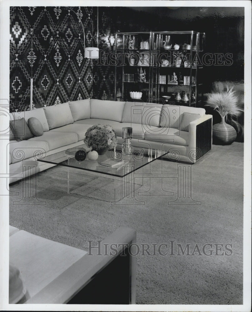 1972 Press Photo Karastan&#39;s Karabon system shag carpeting in Vivacious Green - Historic Images