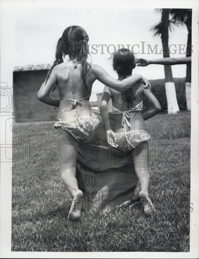 1983 Press Photo Coast Guard Day Sack Race - Historic Images