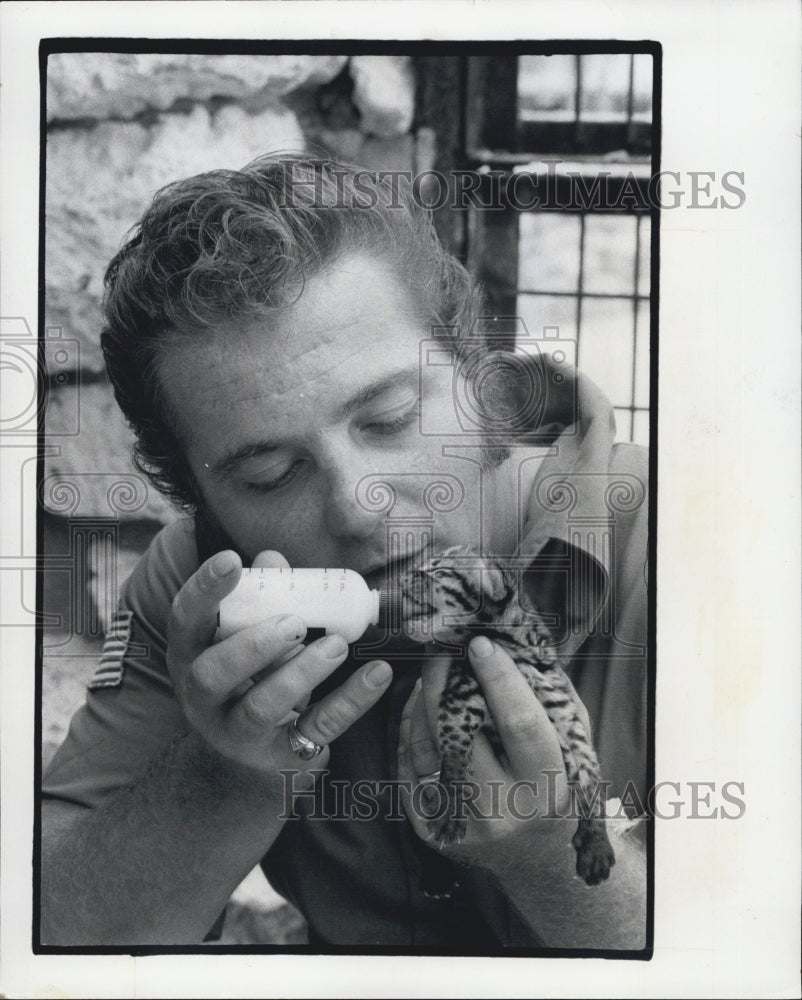 1974 Press Photo Baby Animal Being Fed - Historic Images