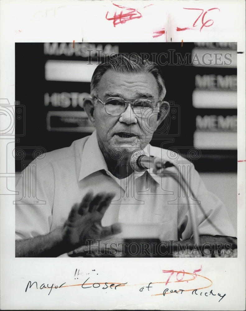 1986 Press Photo Harold Loser/Mayor Port Richey Florida - Historic Images