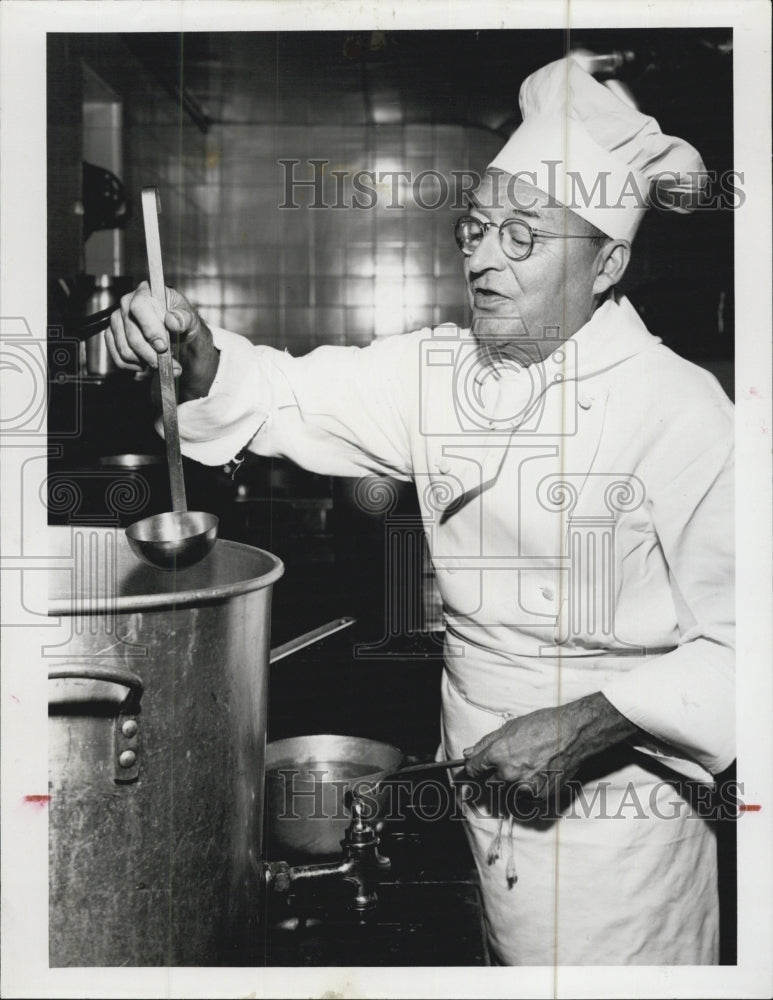 Press Photo Chef Edward James Hotel - Historic Images