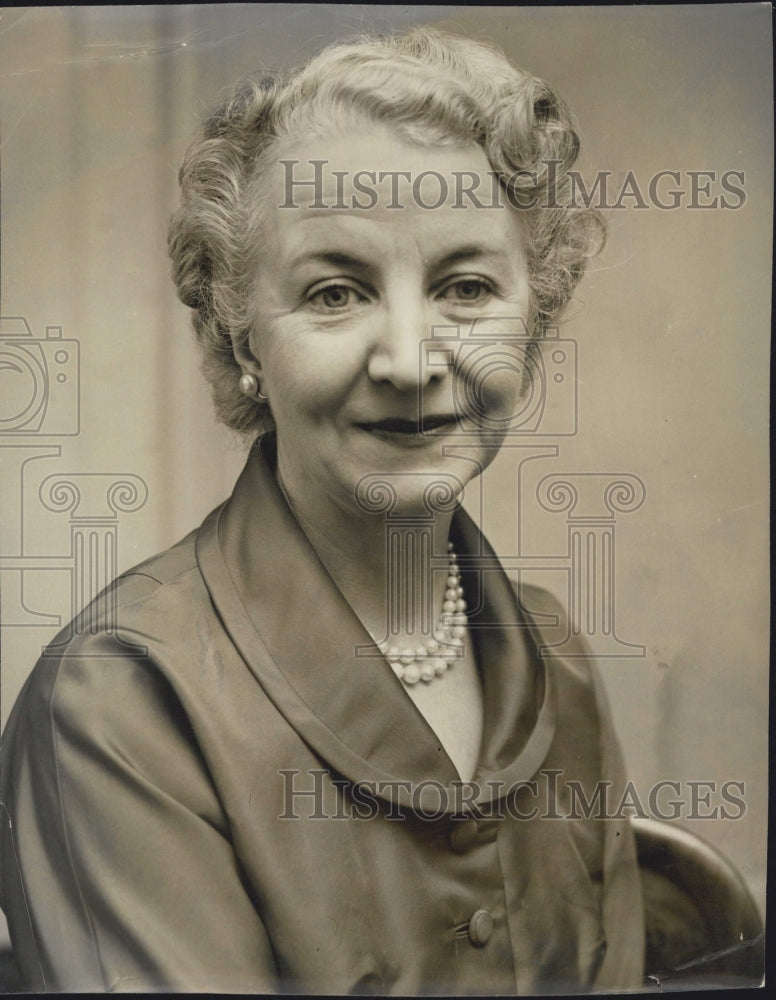 1953 Inez Robb - Historic Images