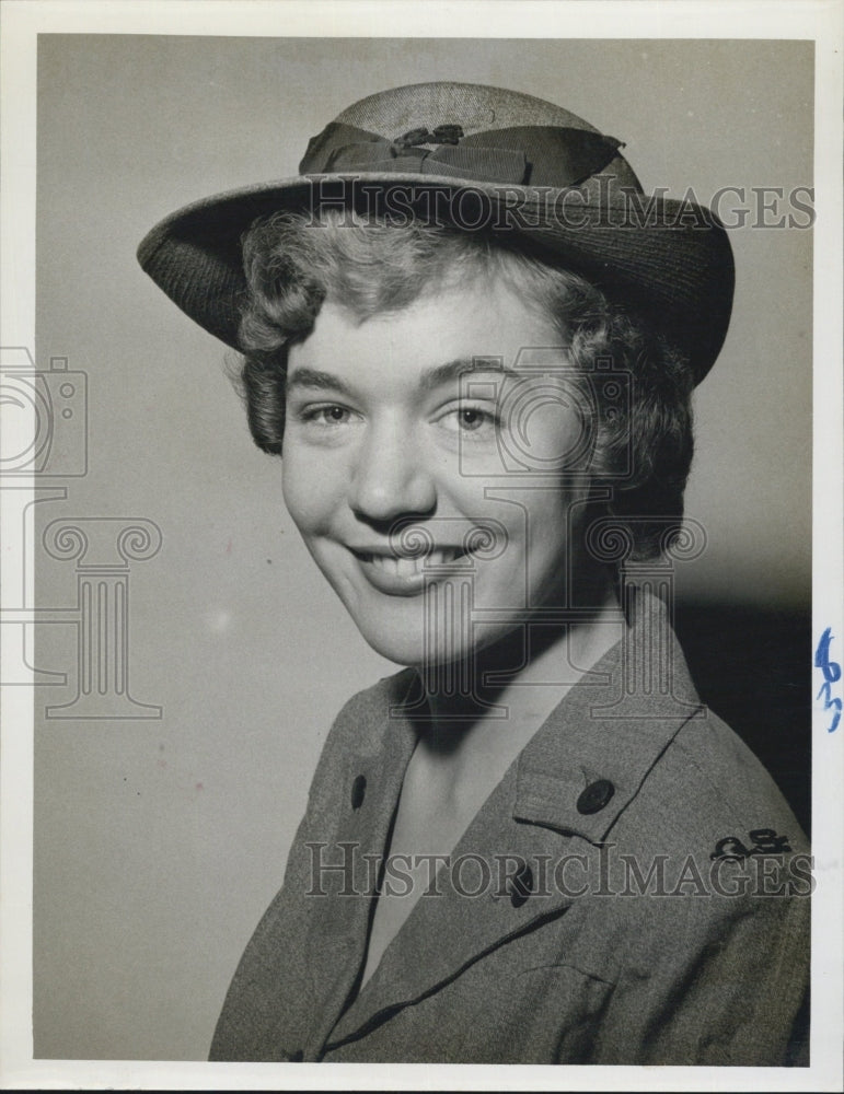 1954 Press Photo Mrs Mavis Roach - RSG57497 - Historic Images