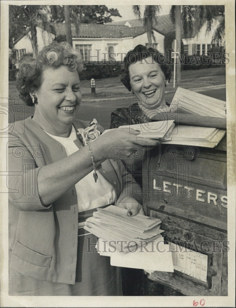 Press Photo Democratic Women President Mrs. Pearsall Chairwoman Mrs. Staudinger - Historic Images