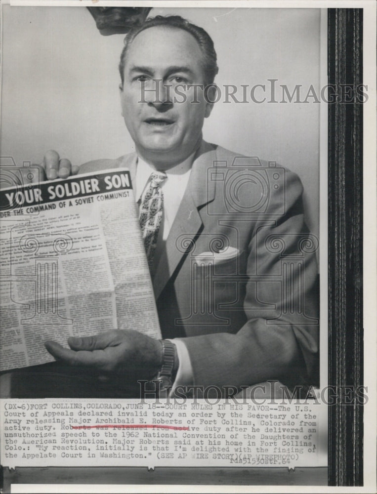 Press Photo Major Archibald Roberts Keeps Army Post - Historic Images