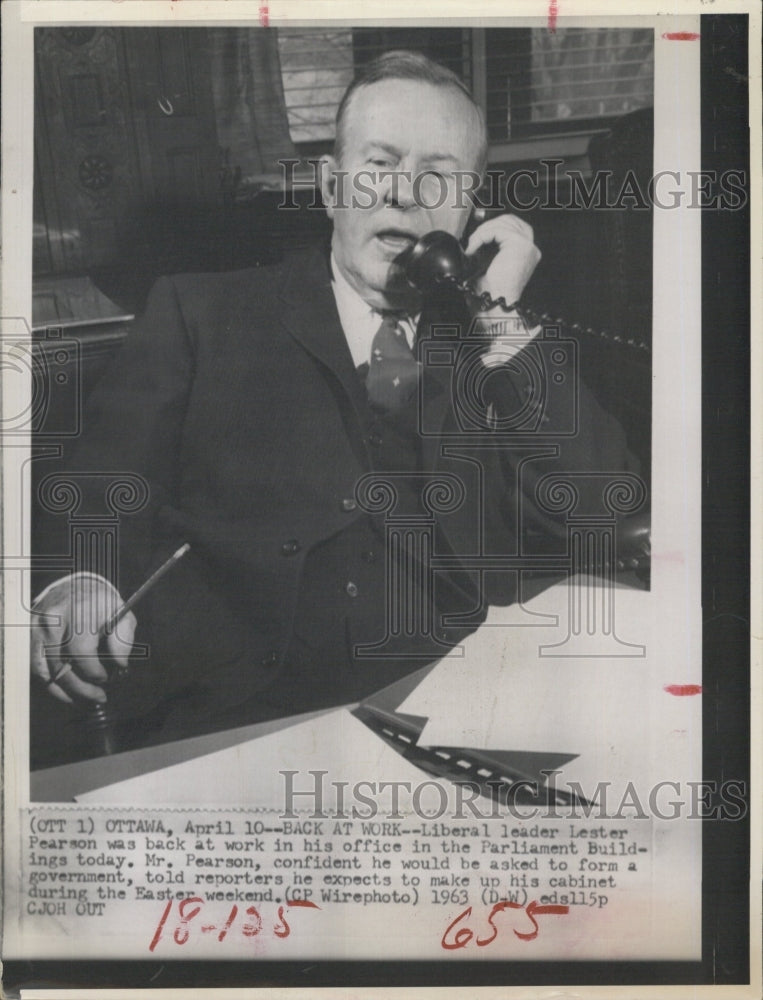 1963 Press Photo Canadian Prime Minister Lester Pearson - Historic Images