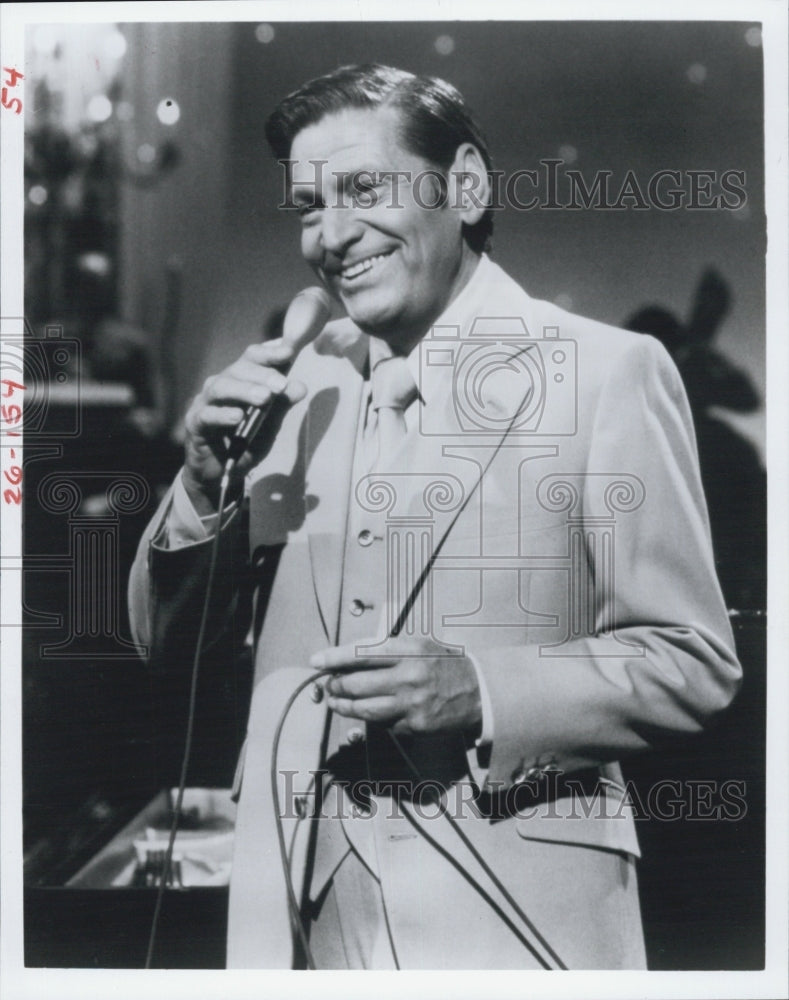 1981 Press Photo Singer Jim Roberts - Historic Images