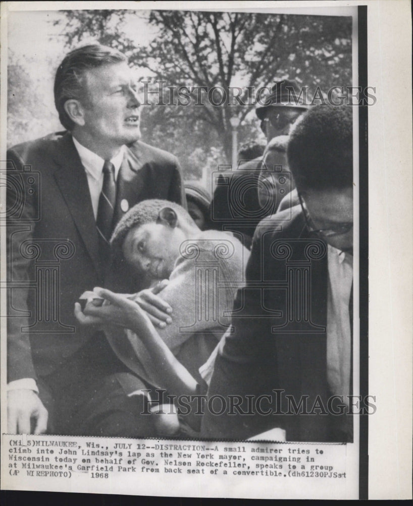 1968 New York Mayor John Lindsay campaigns in Wisc - Historic Images