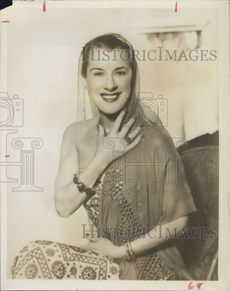 1964 Comedienne Bea Lillie "The Ed Sullivan Show" - Historic Images