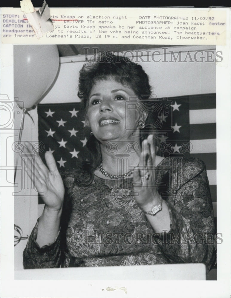 1992 Press Photo Cheryl Davis Knapp Makes Speech - Historic Images