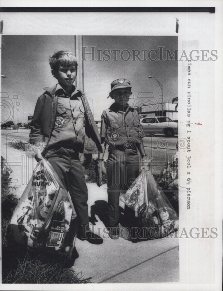 1973 Press Photo Boy Scouts Chris Konar Joel Gray Keep America Beautiful - Historic Images