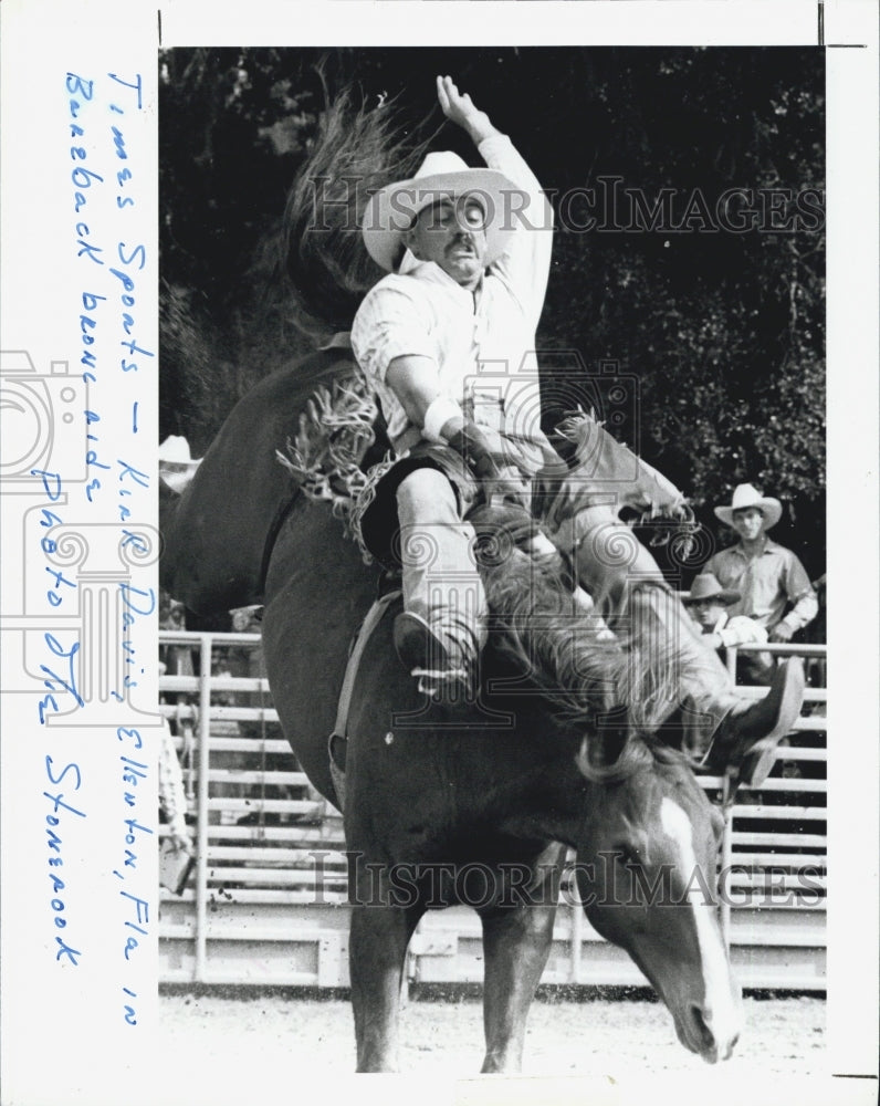 1988 Press Photo Kirk Davis, bareback riding. - Historic Images