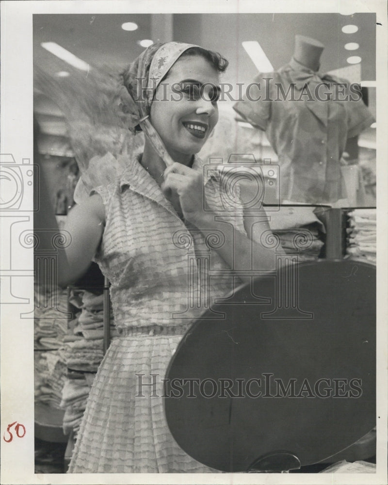 1960 Eleanor Patterson Modelling Scarf & Turban Fashion Clothing - Historic Images