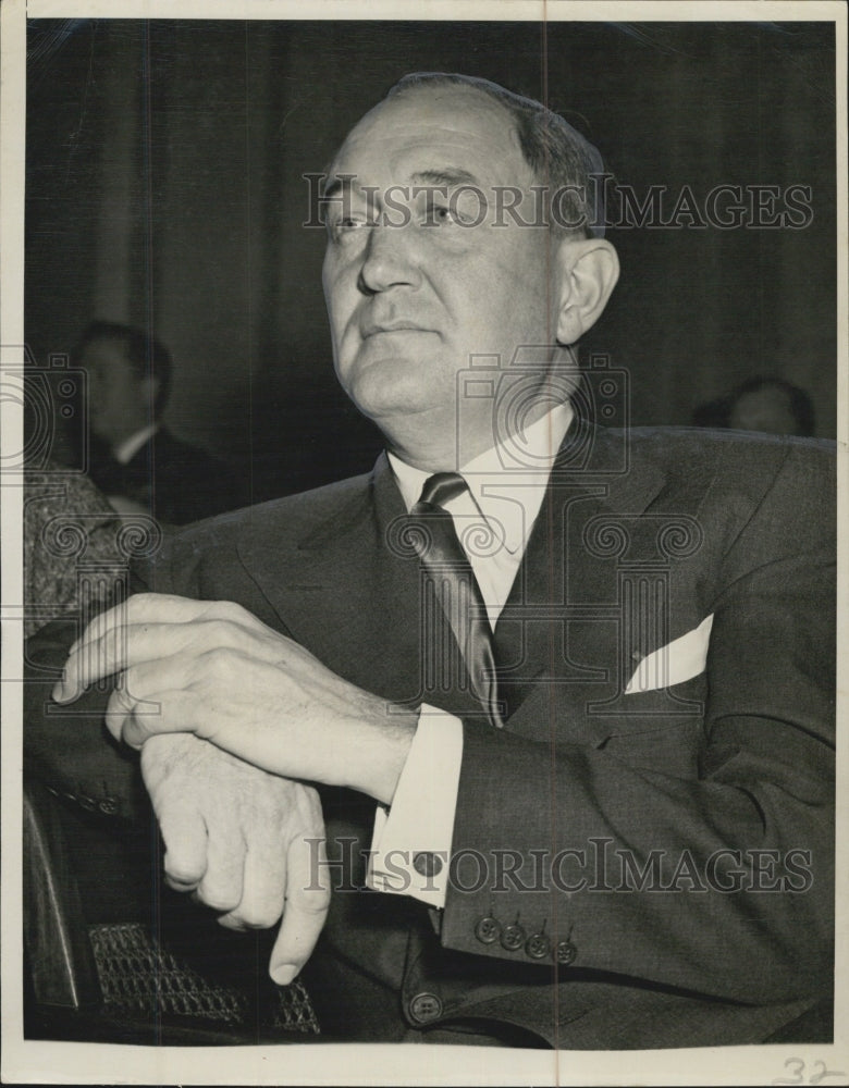 1948 Edwin W. Pauley ASsistant Listens to testimony Senate - Historic Images