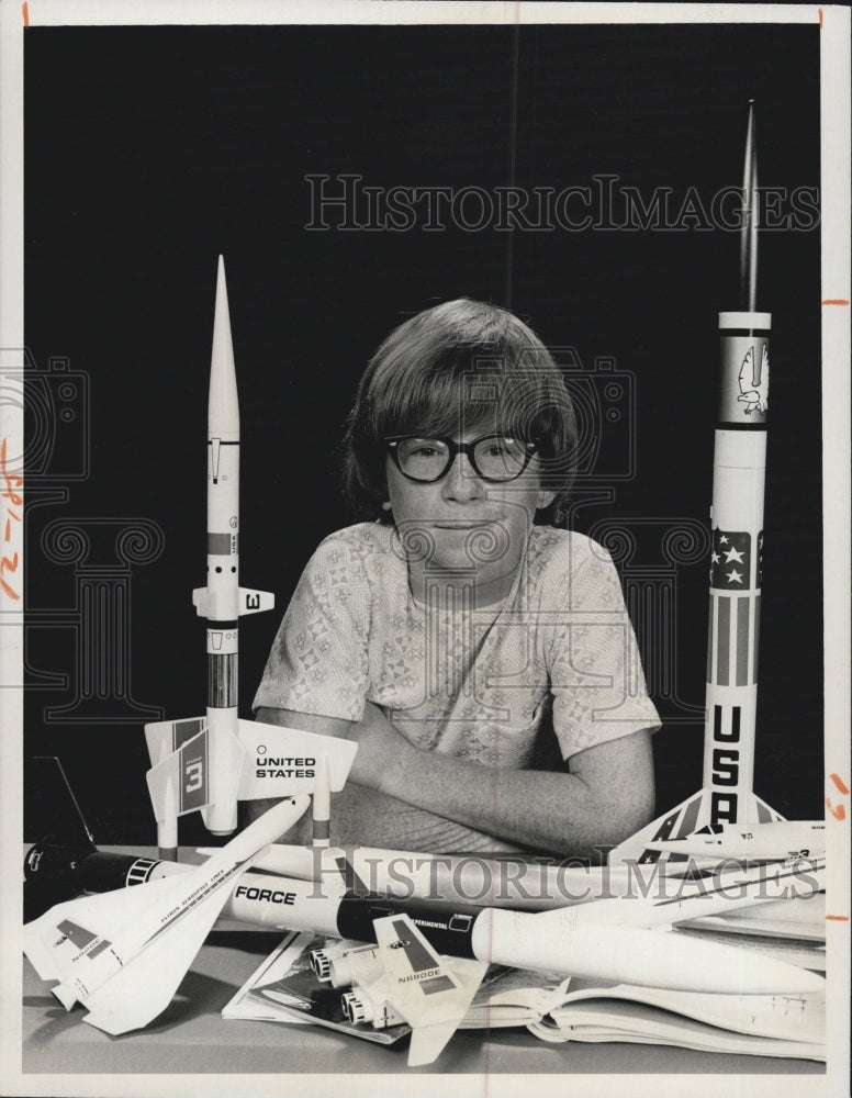 1975 Press Photo Michael Link in "Stowaway To The Moon." - RSG58867 - Historic Images