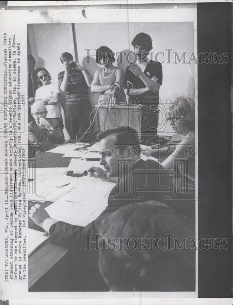 1971 Jaok Lieberman Speaking briefly, foreground William Barrow - Historic Images