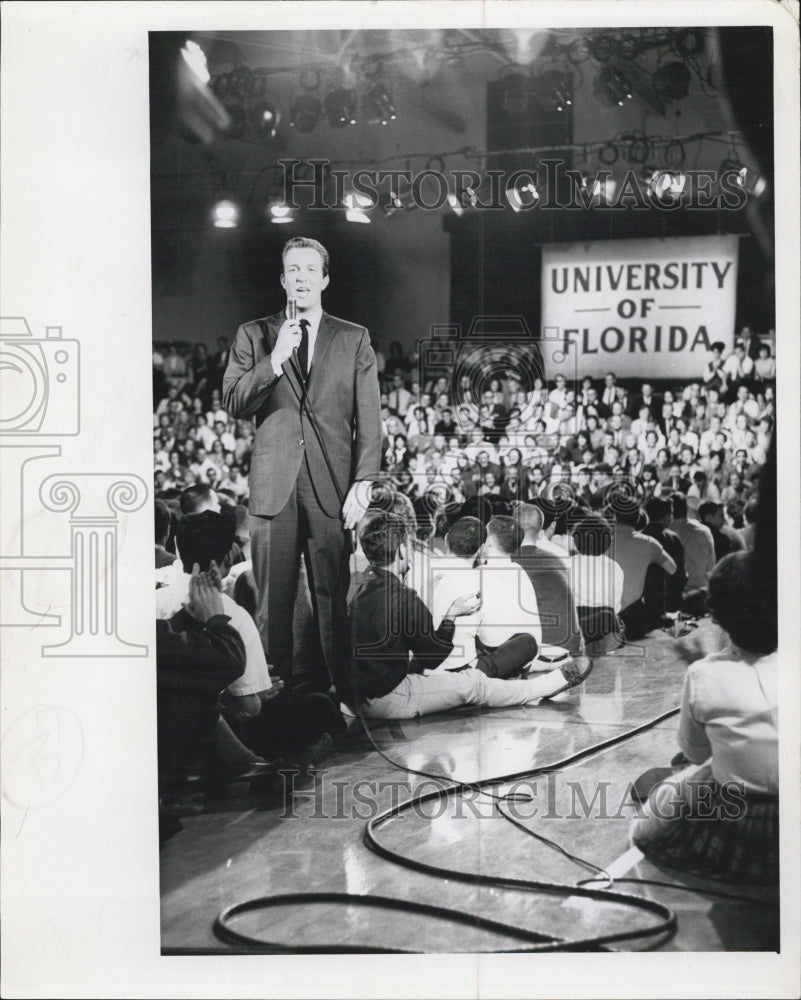 1964 Jack Linkletter gives speech at University of Florida - Historic Images