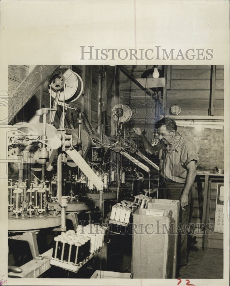 1958 New Englander Walter Dixon Braiding Fishing Line Home Shop - Historic Images