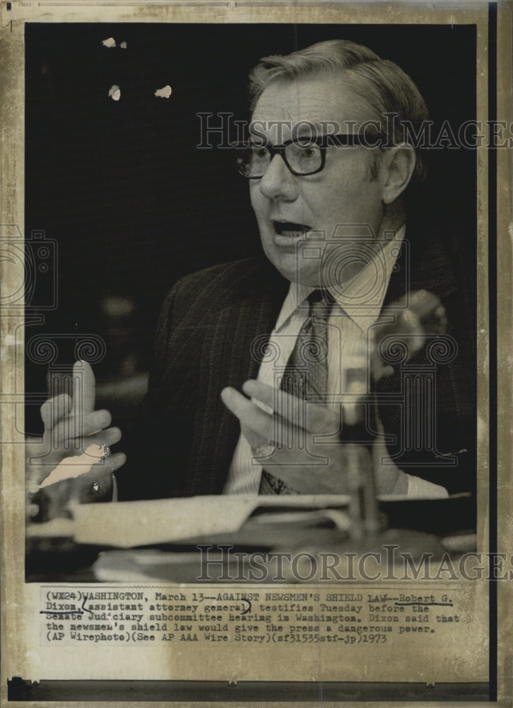 1973 Press Photo Assistant Attorney General Robert Dixon Testifying Senate - Historic Images