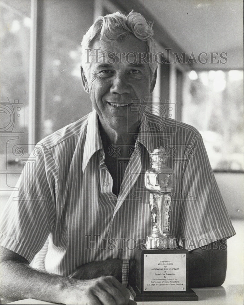 1979 Press Photo Merlin Dixon, Forest Service Silver Smokey Award. - Historic Images