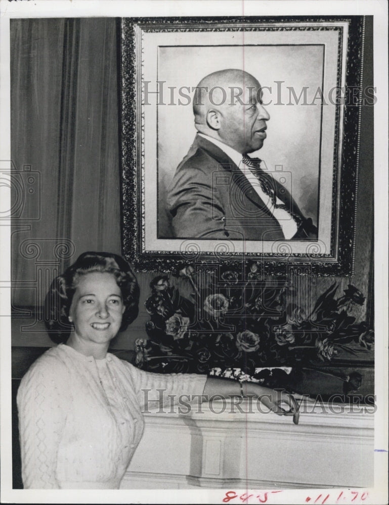 1966 Mother Divine Below Portrait Of Father Divine Kingdom Of Peace - Historic Images