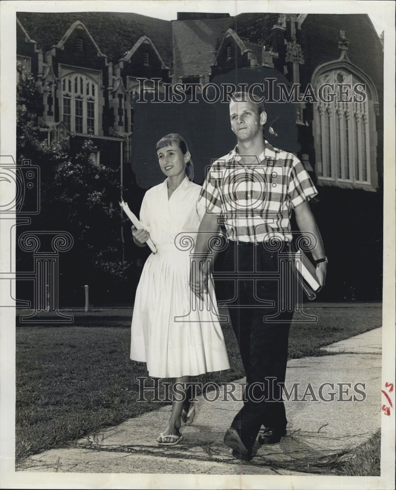 1950 Press Photo Donald &amp; Patricia Dittman Graduate University of Florida - Historic Images