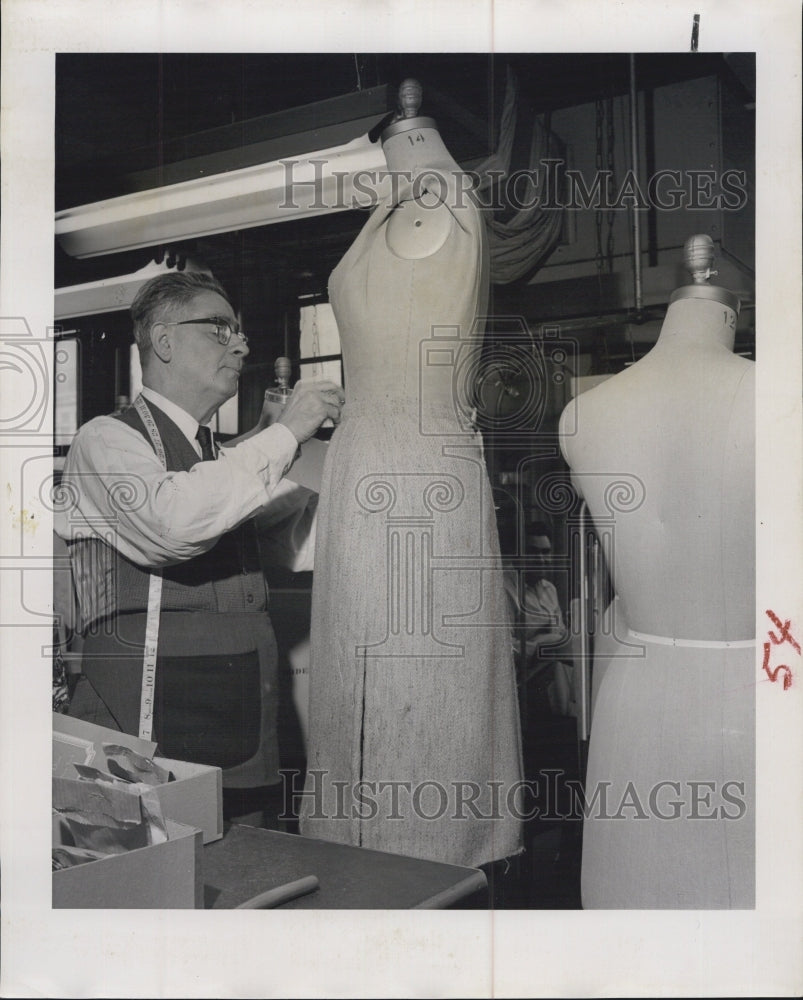 1962 Salvatore Speiner Tailor Works On Creation For Fashion House - Historic Images