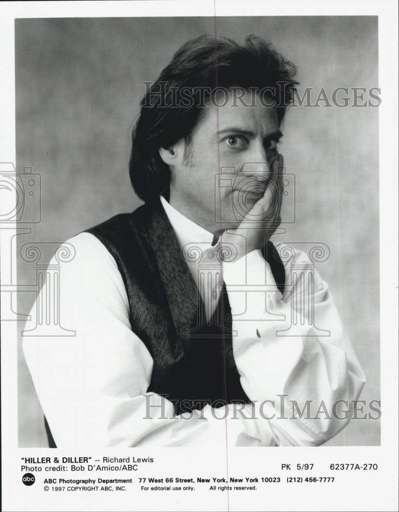 1997 Press Photo Richard Lewis in "Hiller & Diller" - Historic Images