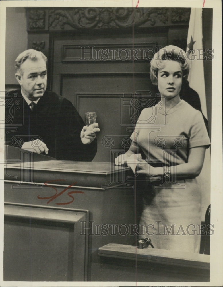 1961 Day In Court Series Dianne Libby William Gwinn Court Scene - Historic Images