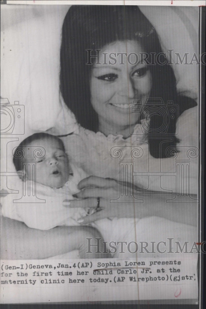 Press Photo Sophia Loren & Carlo Jr - Historic Images