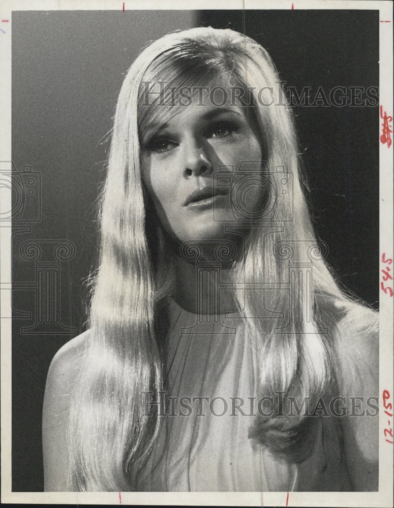 1968 Gloria Loring singer "Try to Remember" "Going Out of My Head" - Historic Images
