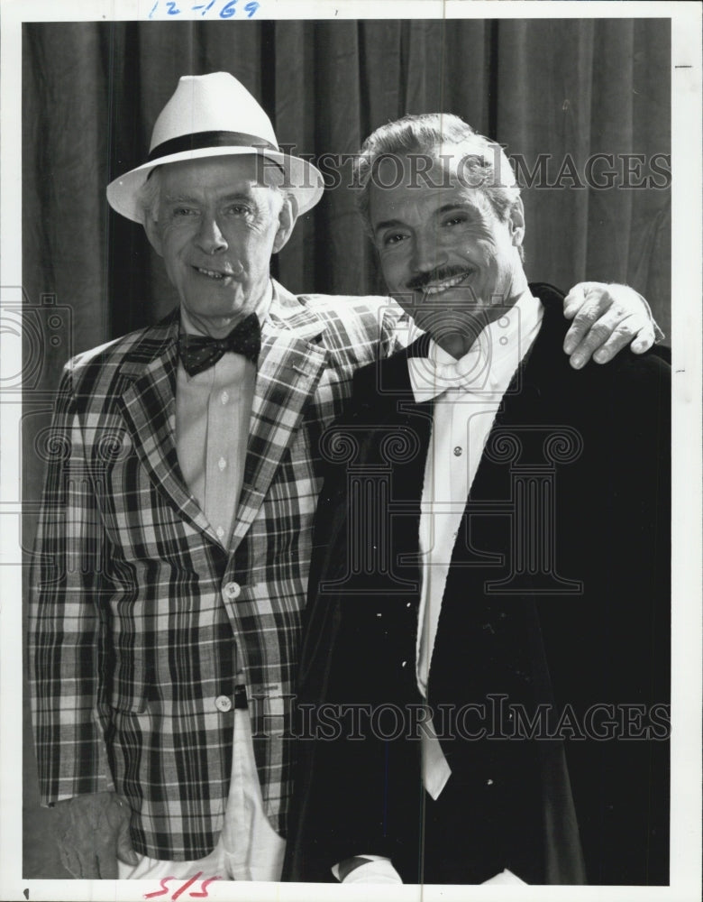 1986 Press Photo Actors Harry Morgan And Hal Linden Star In "Blacke's Magic" - Historic Images