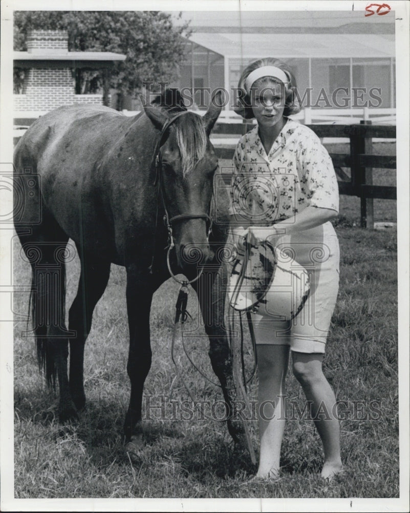 1965 Ruth Ann Moore - Historic Images