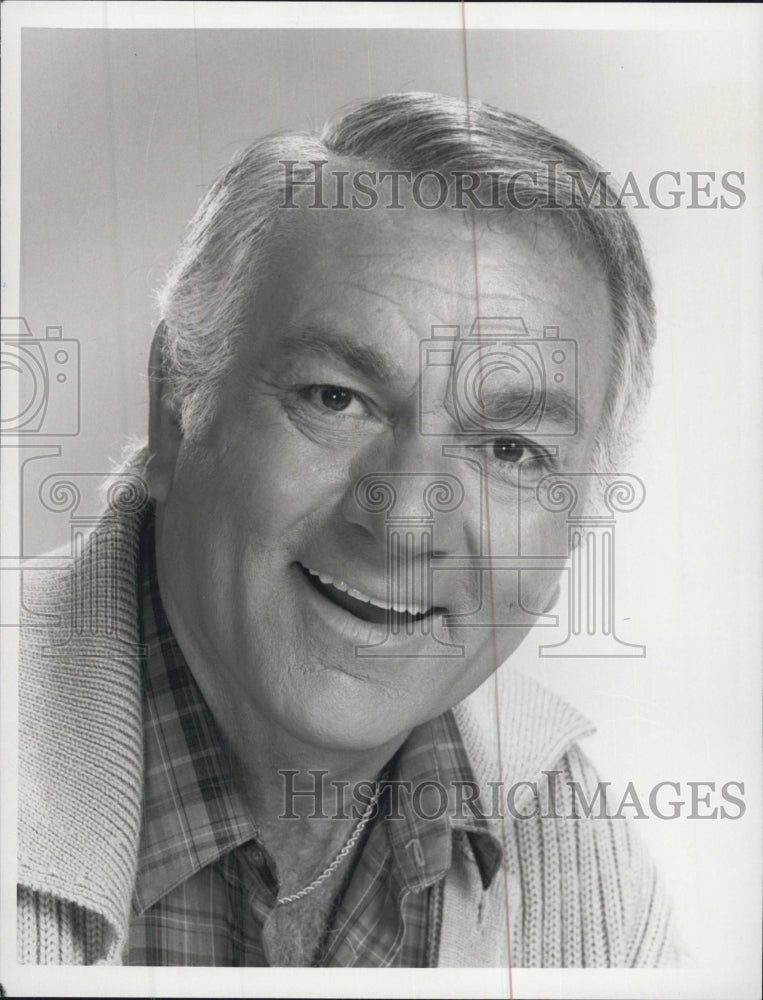 1982 Press Photo Private Benjamin Series Actor Robert Mandan Character Portrait - Historic Images