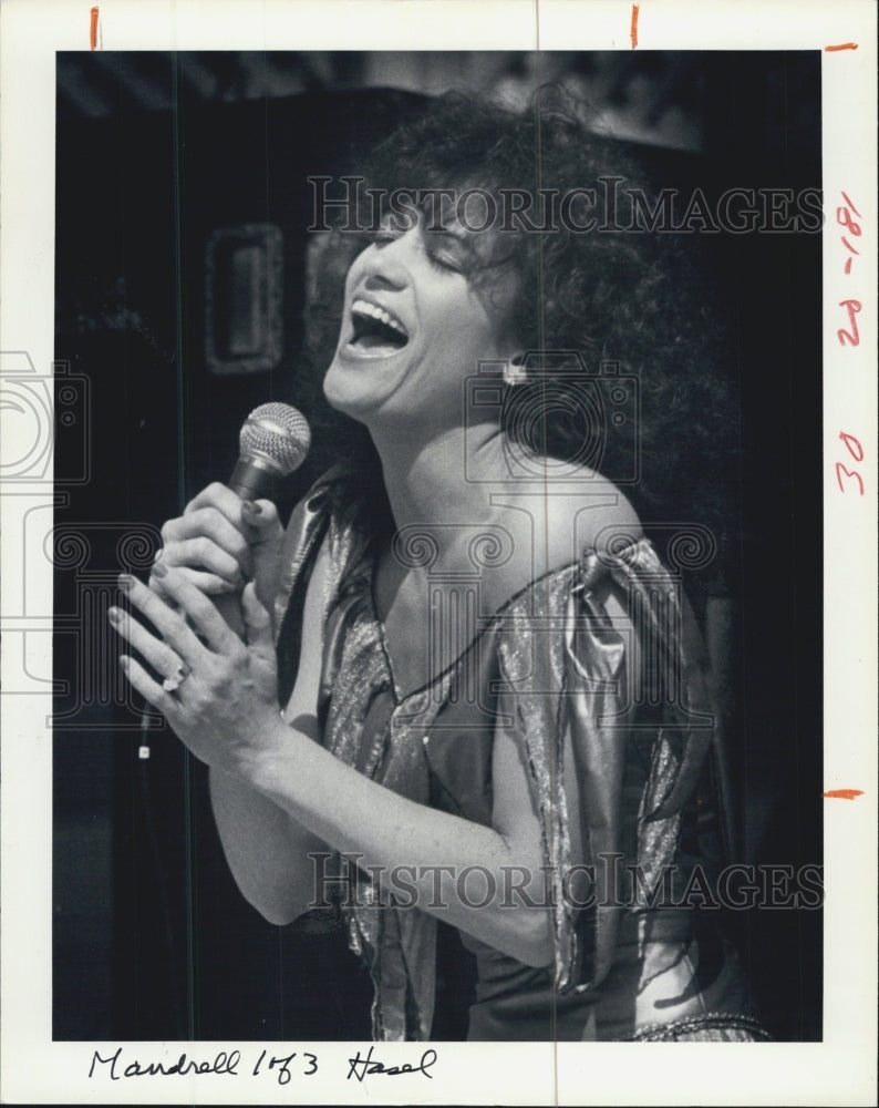 1983 Press Photo Louise Mandrell - Historic Images