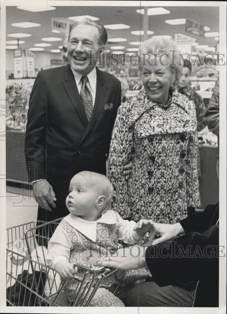 1972 Press Photo Mayor &amp; Mrs Sm Yorty of LA - Historic Images