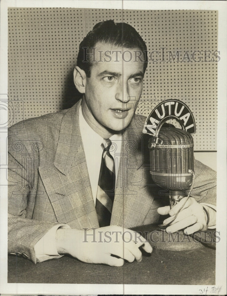 1949 Radio Announcer Bob Poole with WTSP - Historic Images