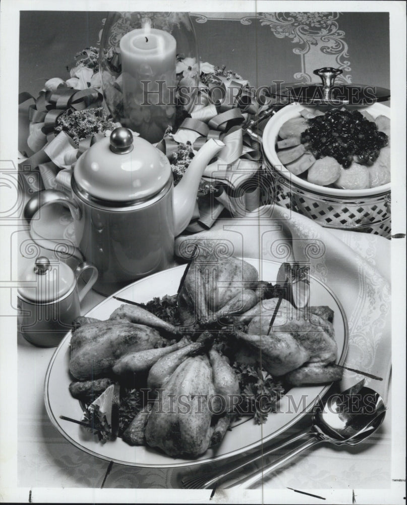 1987 Press Photo Holiday Dish Cornish Hen - Historic Images