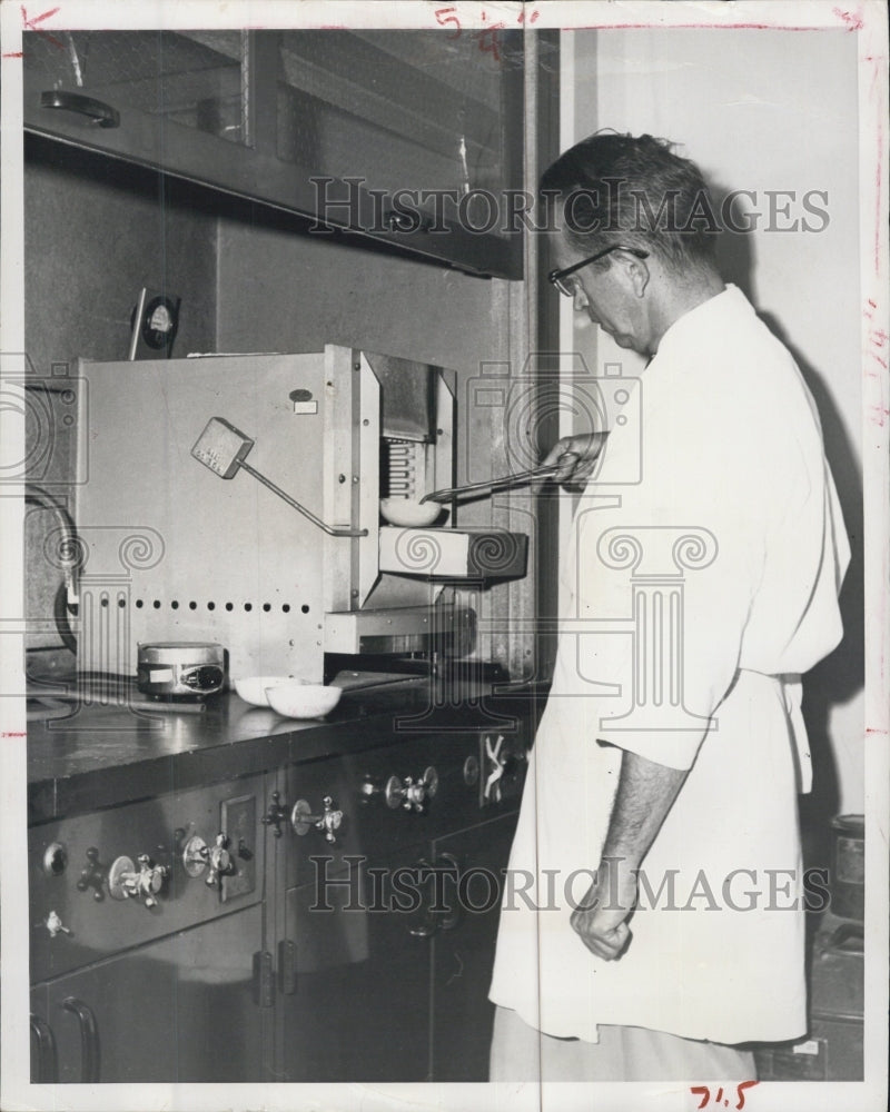 Press Photo Food Labeling - Historic Images