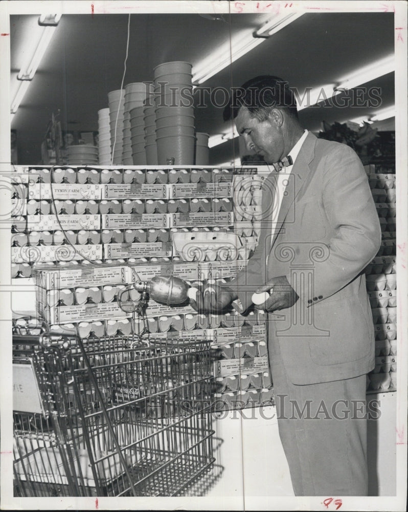 Press Photo Man Checking Food Labeling - Historic Images