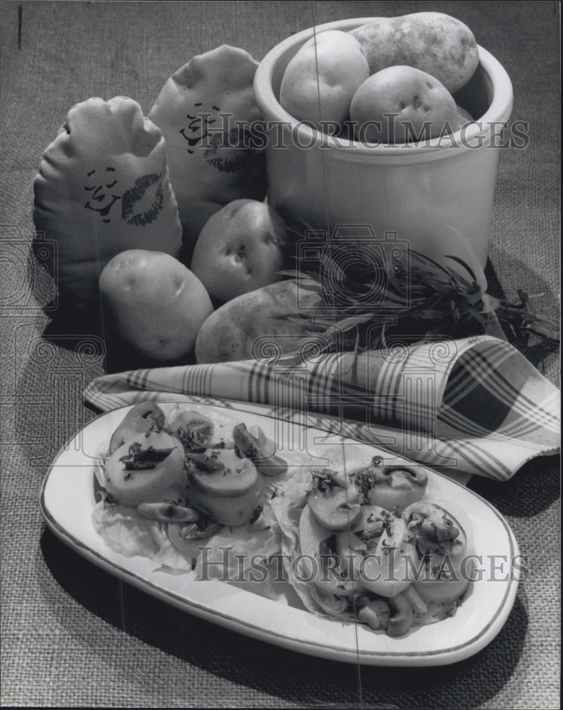 1985 Press Photo Potatoes And Mushrooms Dijon Salad Dish - Historic Images