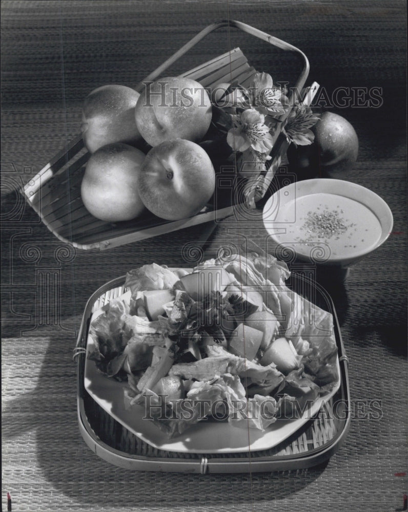 1985 Press Photo Far East Nectarine Turkey Salad - Historic Images