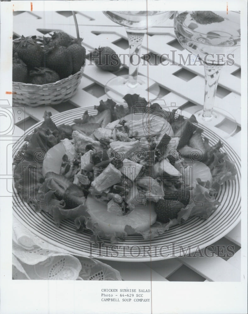 1984 Press Photo Chicken Sunrise Salad/Food - Historic Images