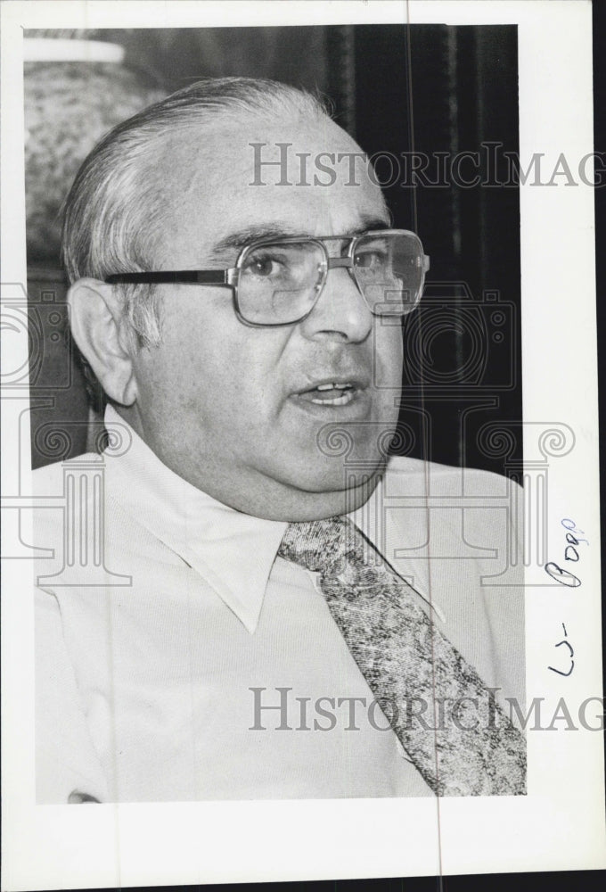 1979 Press Photo Reverend Harold Popp Candid - Historic Images