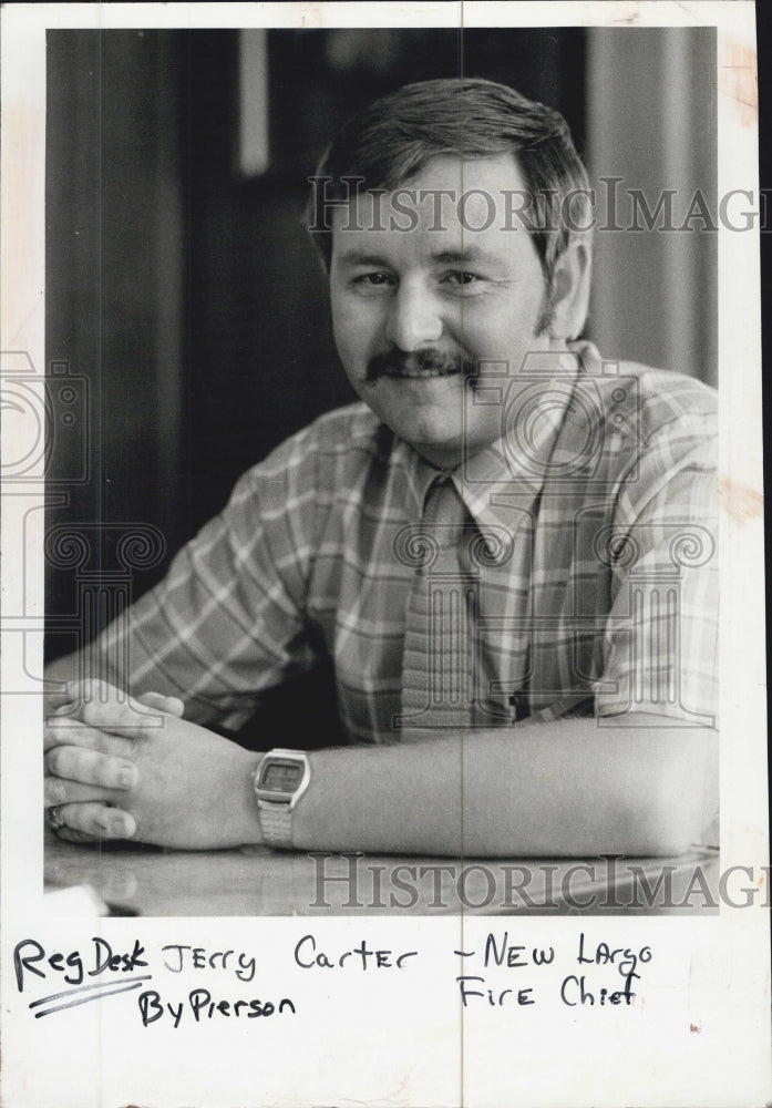 1983 Press Photo Largo Fire Chief Jerry Carter Interview Portrait - Historic Images