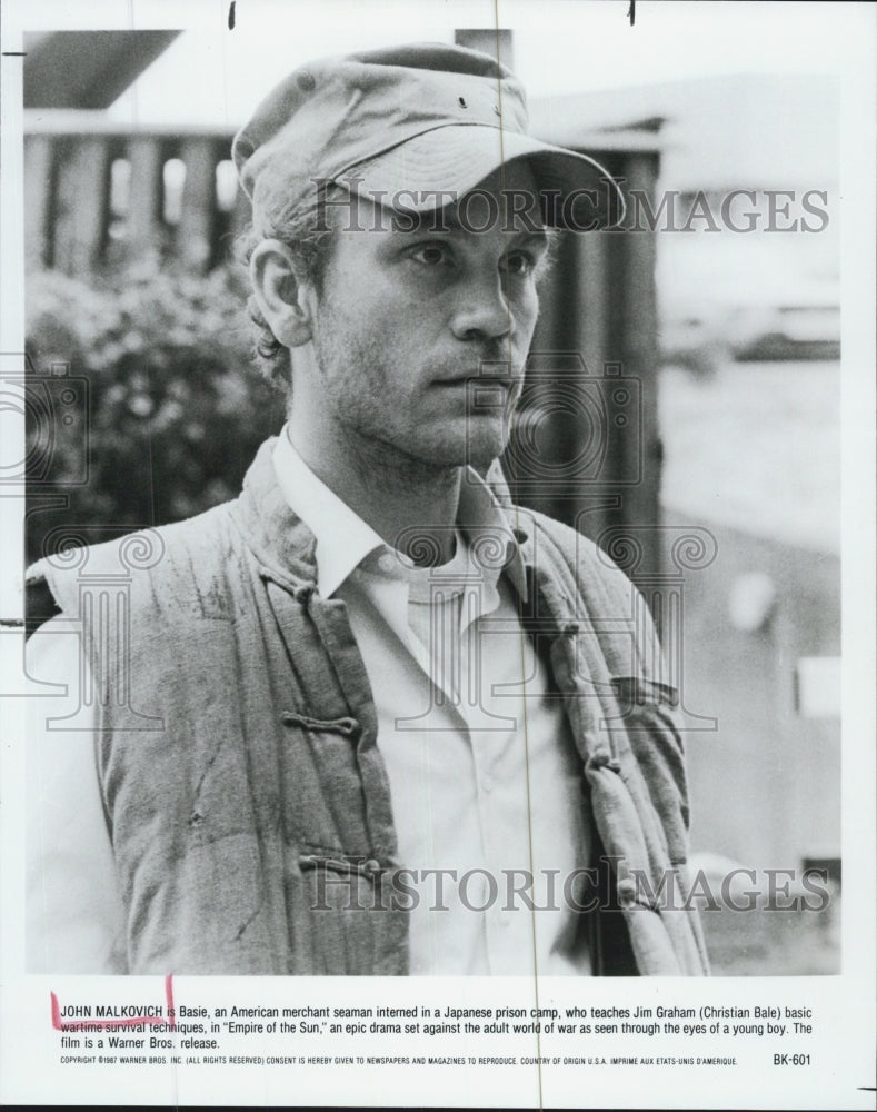 1987 Press Photo Empire Of The Sun Film Actor John Malkovich Scene - Historic Images