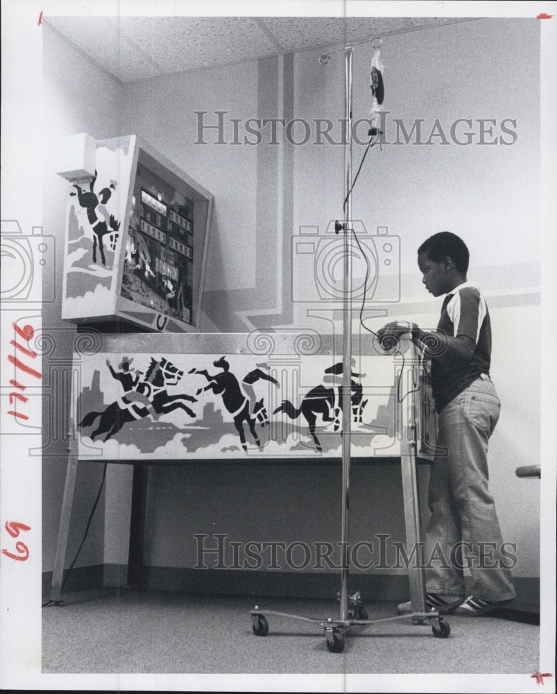 1980 Press Photo Aplastic anemia patient Arthur "Peanut" Hampton - Historic Images