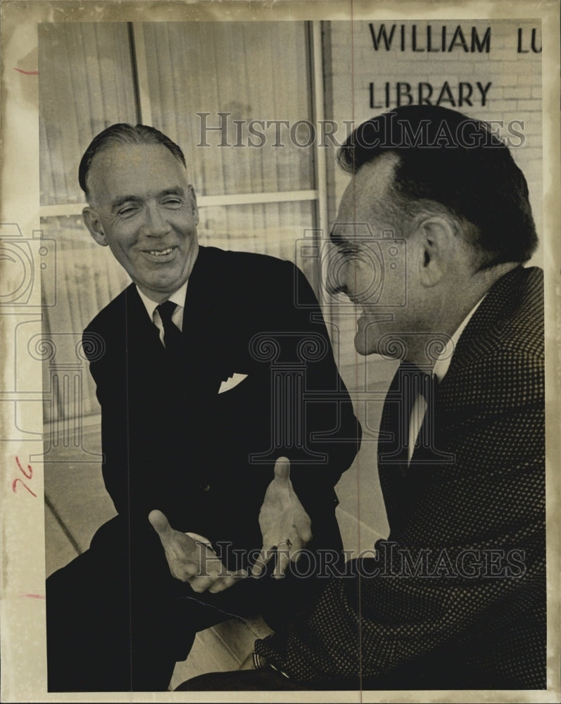 1965 Univ. of Zambia Dean visits FL Presbyterian College - Historic Images