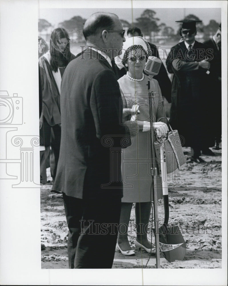 1967 Mr & Mrs Griffin - Historic Images