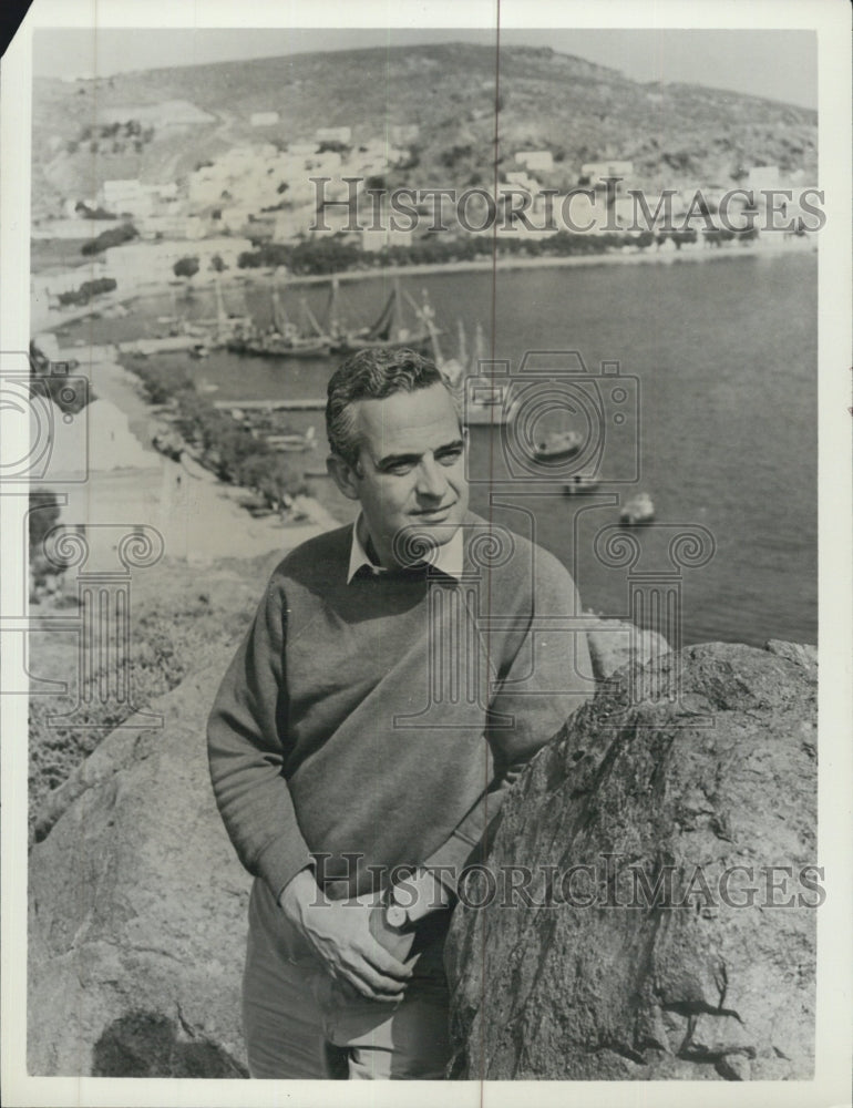 1967 ABC News Anchor Bob Young - Historic Images